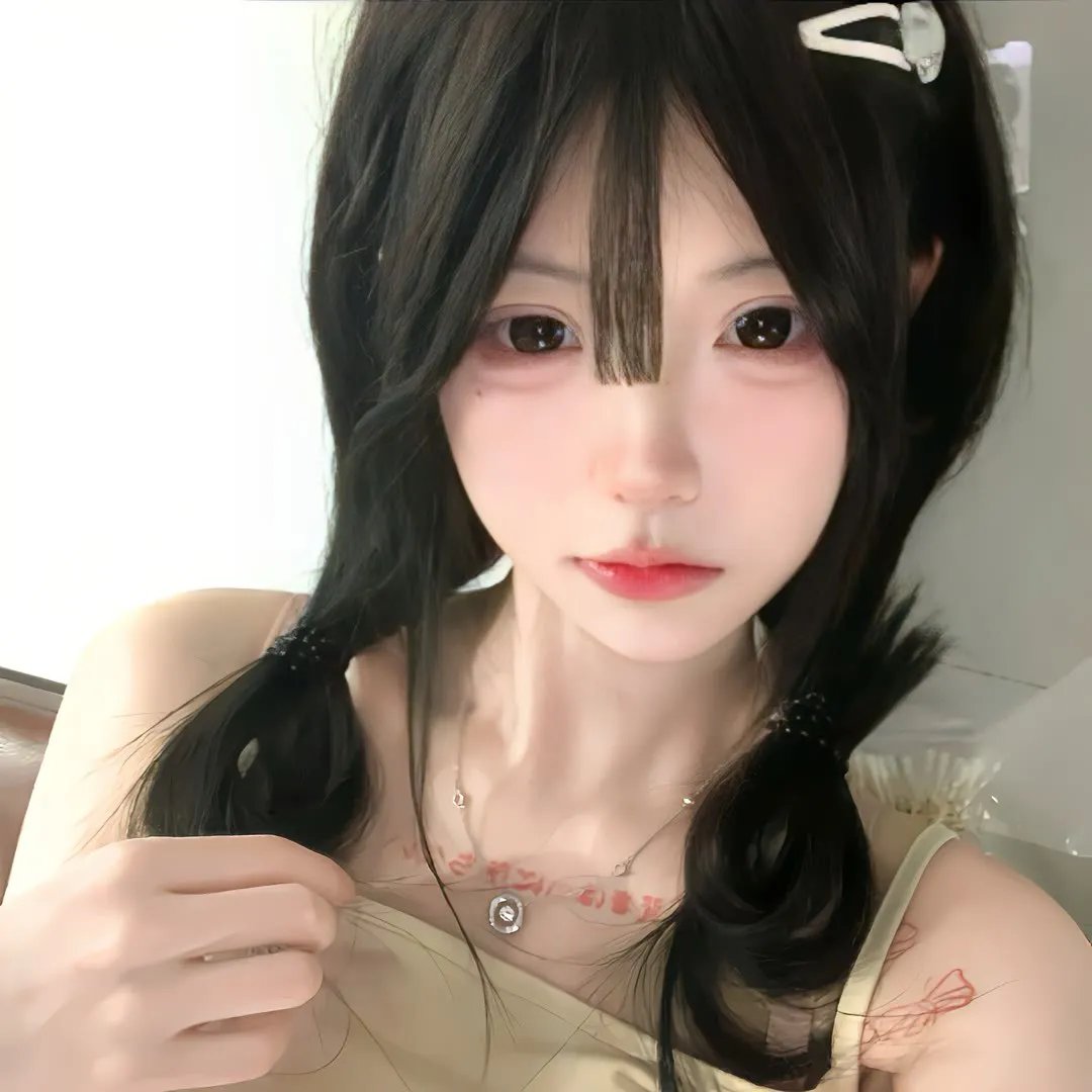 伴游女王